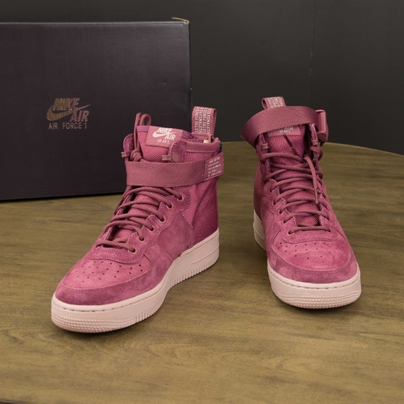 Nike Shoes - Nike SF Air Force 1 Mid